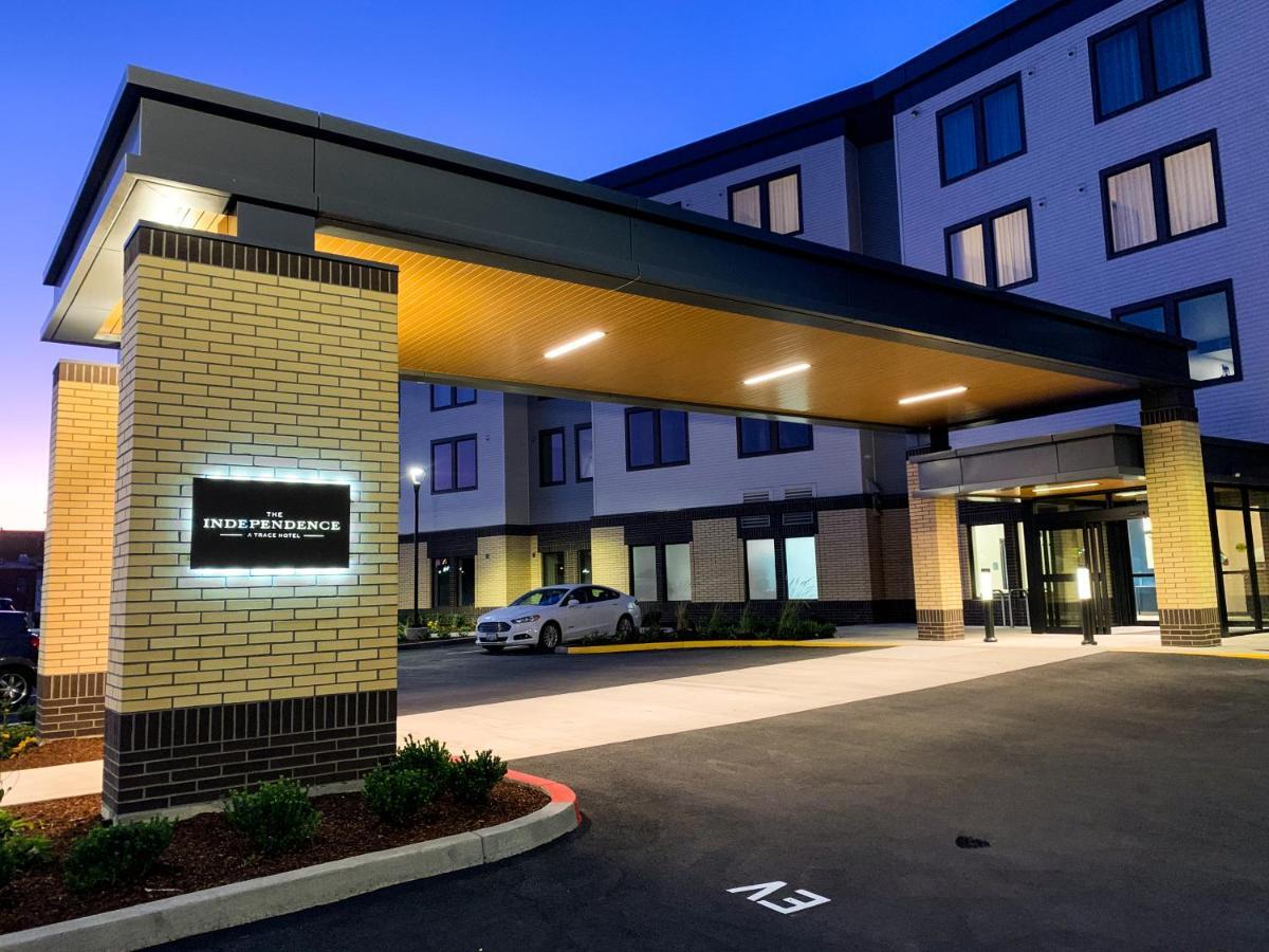 The Independence Hotel Exterior photo